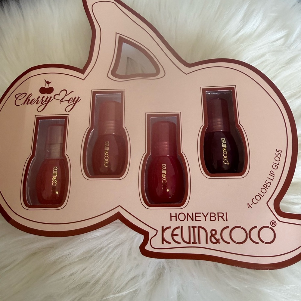 Honeybri Cherry Key 4-Color Lip Gloss Set - Red Tones